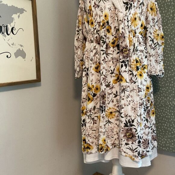 Torrid Ivory Floral Print Lace Trim Cold Shoulder Midi Dress Size 2 - Picture 3 of 13